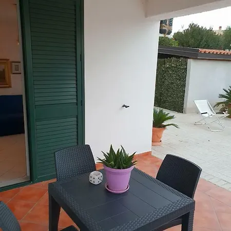 Nettuno Nyaraló *