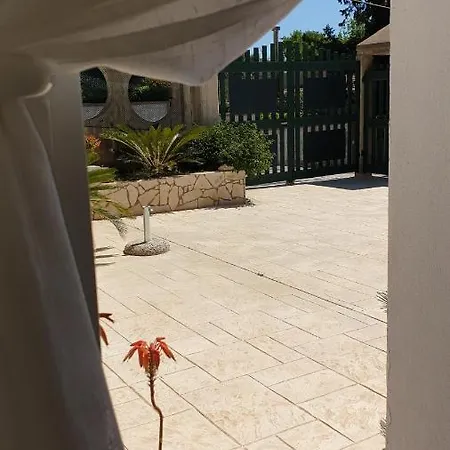 Nettuno Nyaraló *